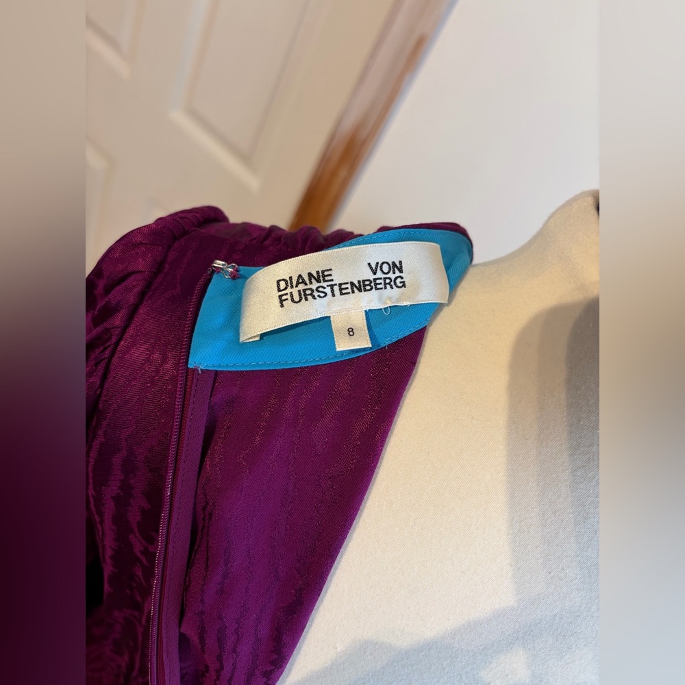 Diane Von Furstenberg Gil Tiered Satin-Jacquard Midi Dress purple Dress Sz 8 - Picture 11 of 12